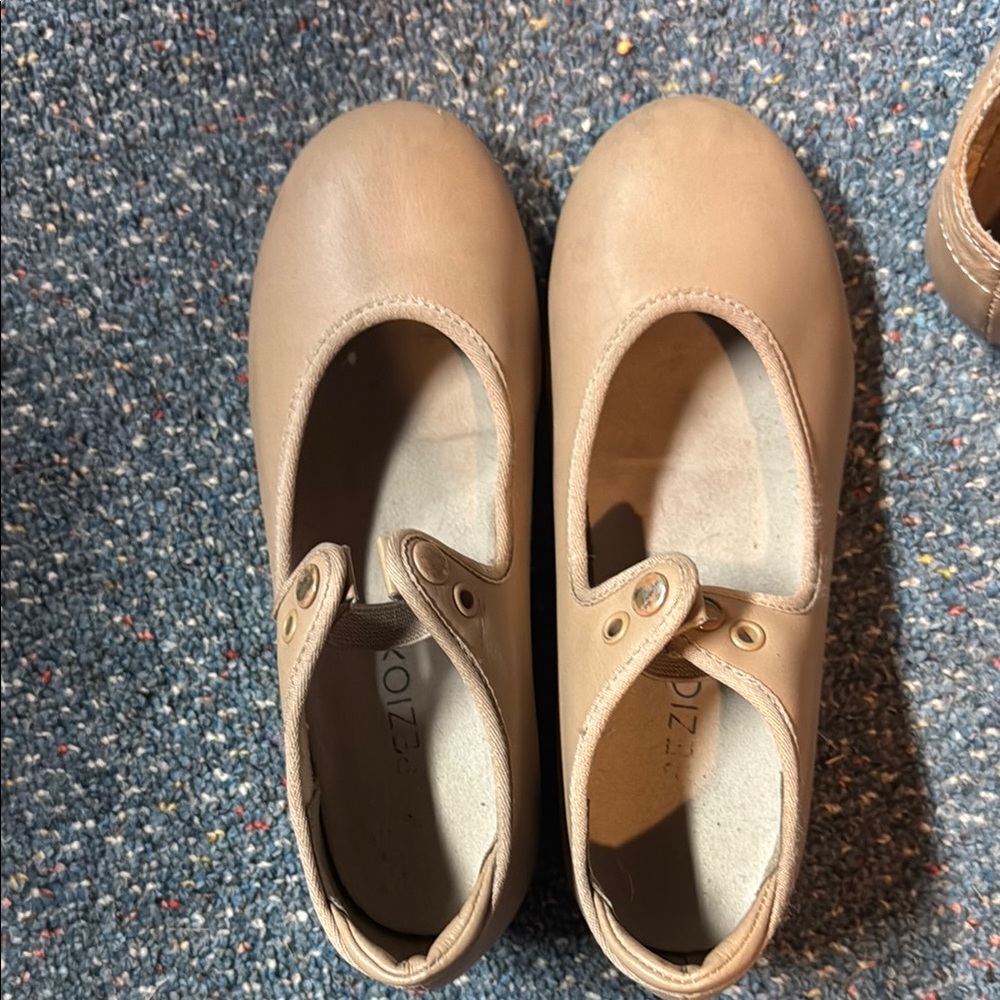 Kids Tan tap shoes